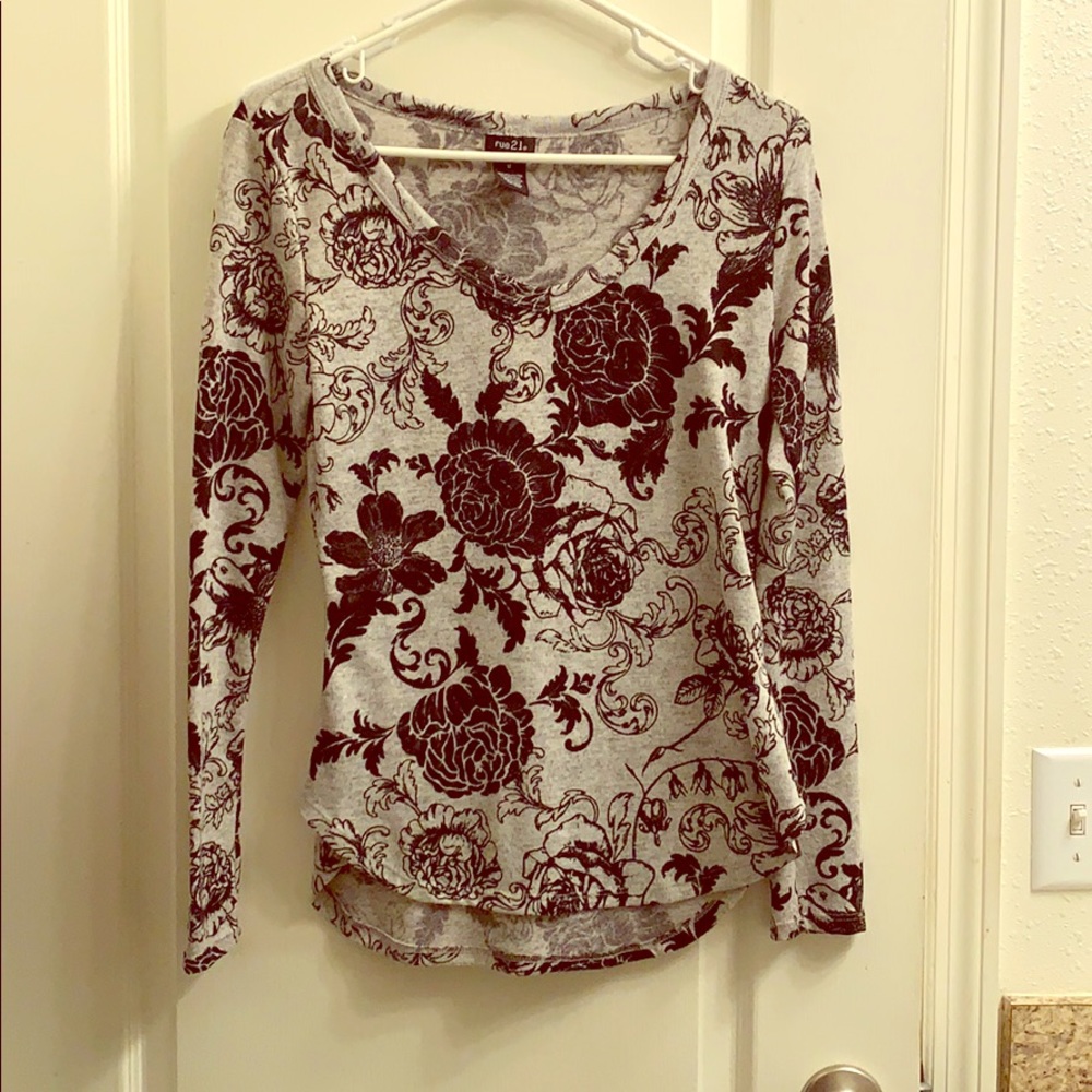 Black and gray sweater